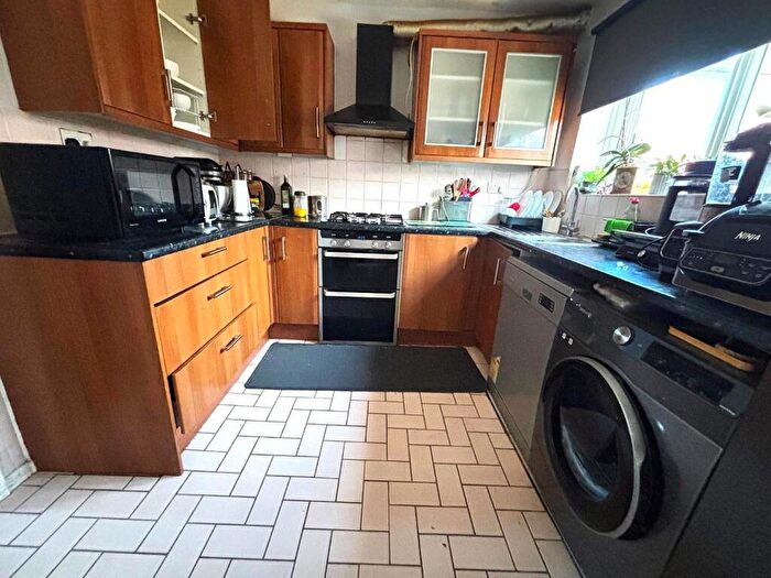 3 Bedroom End Of Terrace House To Rent In Taunton Walk, Horfield, Bristol, BS7