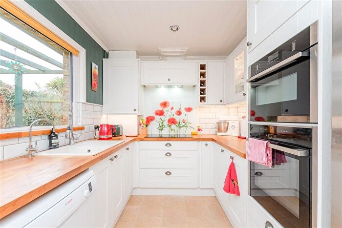 3 Bedroom Detached House For Sale In School Lane, Higham, Rochester, Kent, ME3