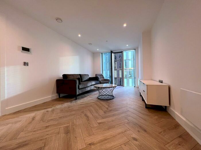 2 Bedroom Apartment To Rent In Silvercroft Street, Manchester, Greater Manchester, M15