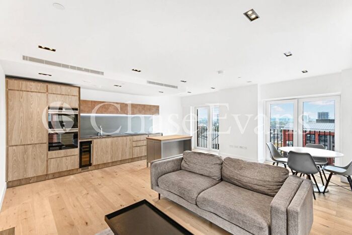 2 Bedroom Flat To Rent In Keybridge Tower, Exchange Gardens, Vauxhall, London, SW8