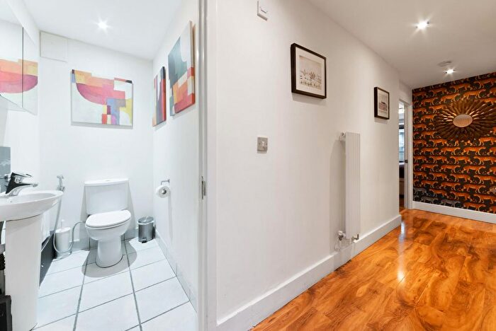 1 Bedroom Flat For Sale In Millharbour, Canary Wharf, E14