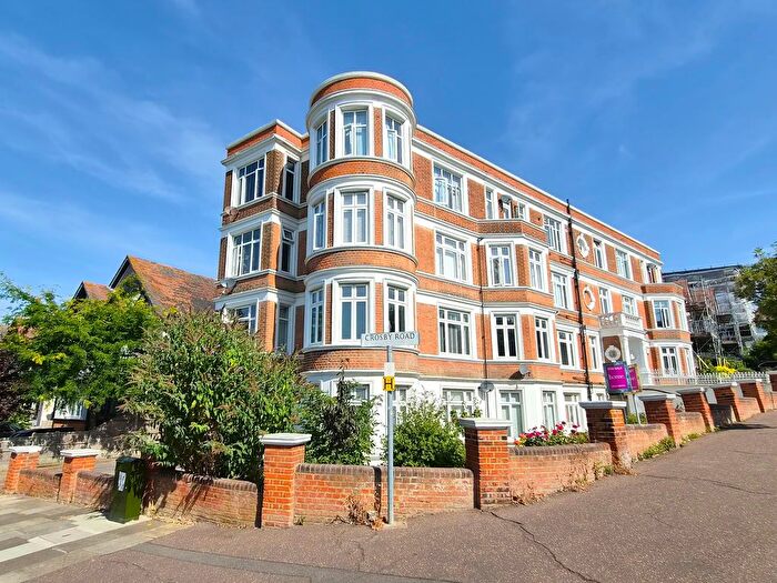 1 Bedroom Flat For Sale In Crowstone Road, Westcliff-On-Sea, SS0