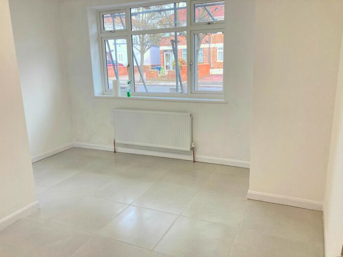 Studio To Rent In Very Near Middleton Avenue Area, Greenford, UB6