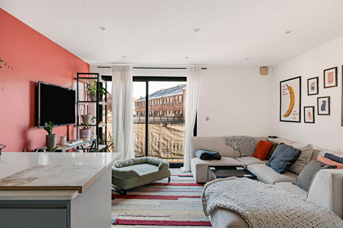 2 Bedroom Flat For Sale In High Street, Purley, CR8