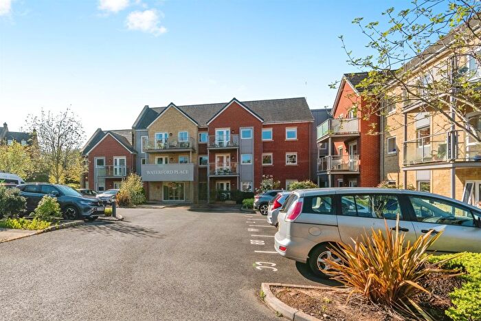 2 Bedroom Flat For Sale In Westmead Lane, Chippenham, SN15