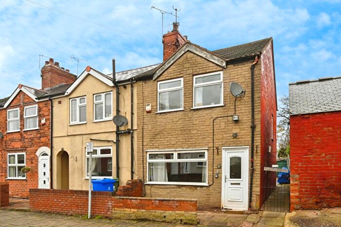 3 Bedroom End Of Terrace House For Sale In Cliff Street, Mansfield, Nottinghamshire, NG18