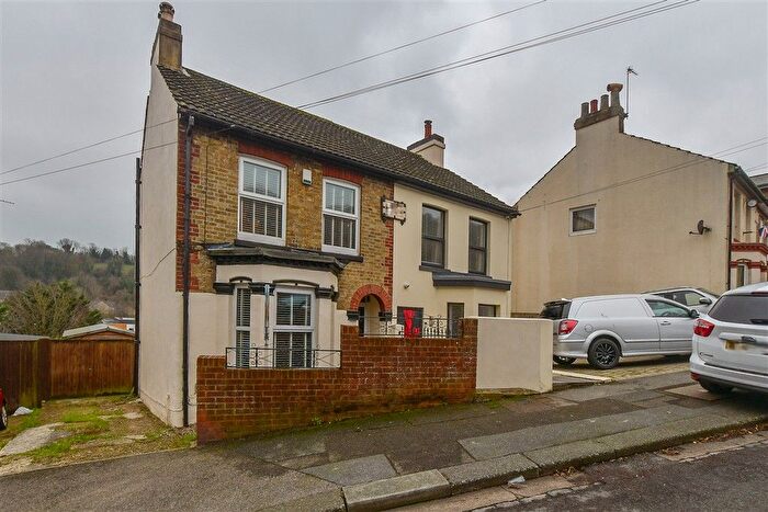 3 Bedroom Semi Detached House For Sale In St. Radigund's Road, Dover, Kent, CT17