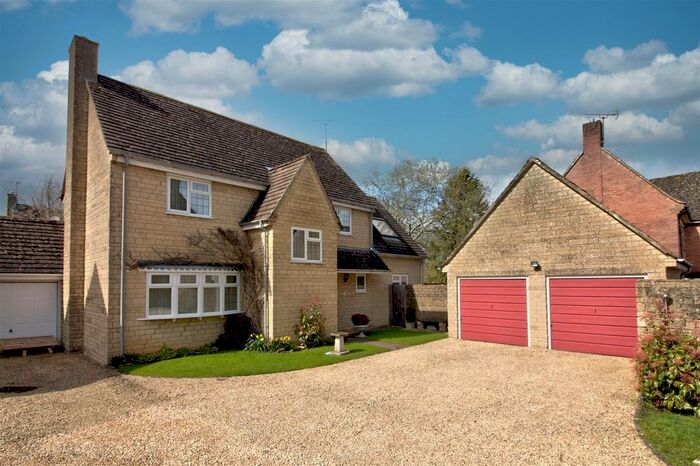 4 Bedroom Detached House For Sale In Bouverie Park, Stanton St. Quintin, Chippenham, SN14