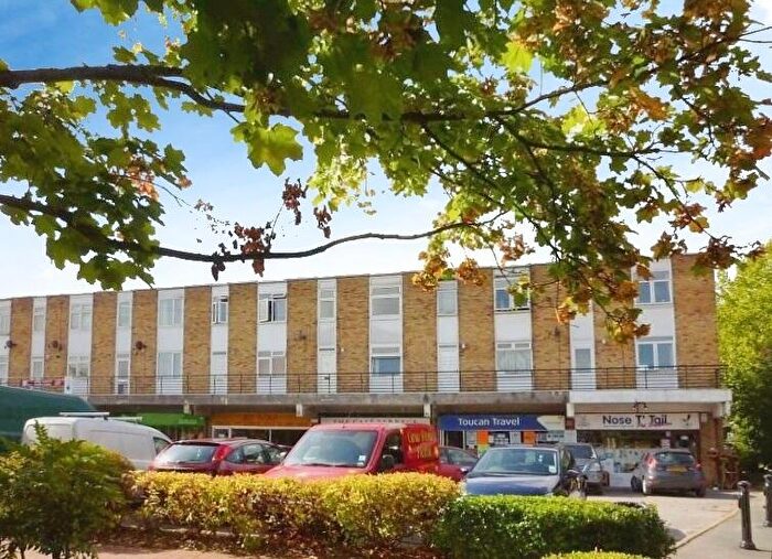 3 Bedroom Maisonette To Rent In Station Road, Hook, Hampshire, RG27