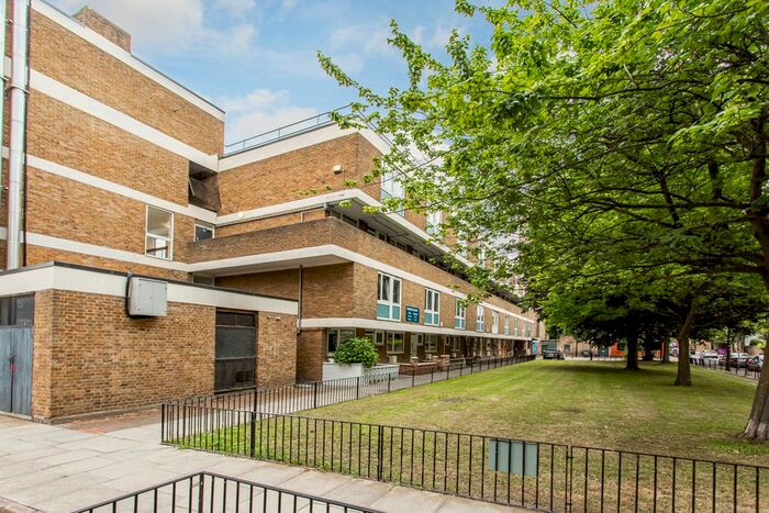 3 Bedroom Flat To Rent In Ford Road, London, E3