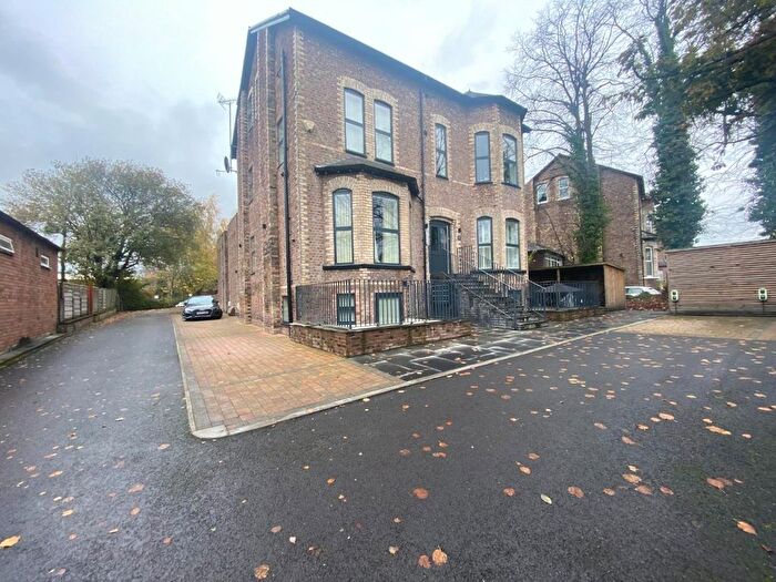 2 Bedroom Flat To Rent In Barrington Road, Altrincham, WA14