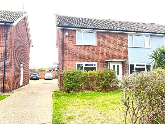 2 Bedroom Maisonette To Rent In Flatford Drive, Clacton-On-Sea, CO16