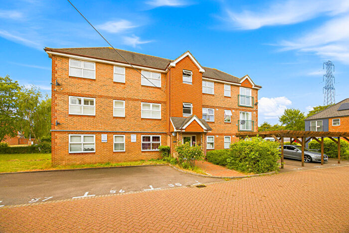 2 Bedroom Flat For Sale In Dudley Close, Chafford Hundred, RM16