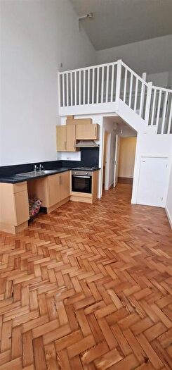 1 Bedroom Flat To Rent In Meyrick Street, Pembroke Dock, SA72