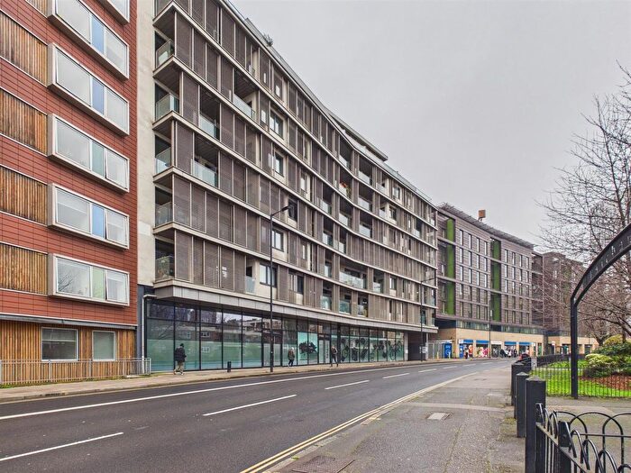 2 Bedroom Flat For Sale In East Road, Old Street, N1