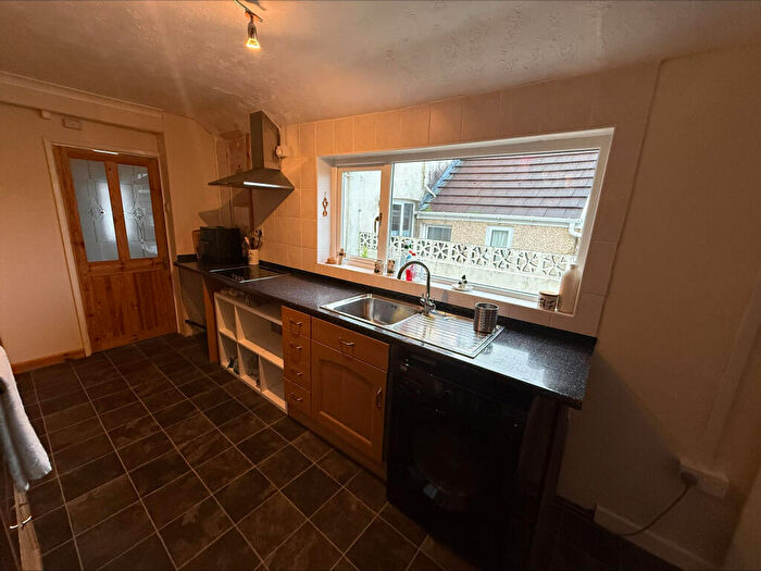 3 Bedroom House To Rent In Harries Terrace, Ponthenry, Carmarthenshire, SA15