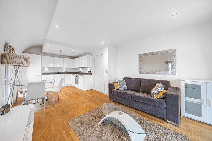 2 Bedroom Flat To Rent In Love Lane, London, SE18