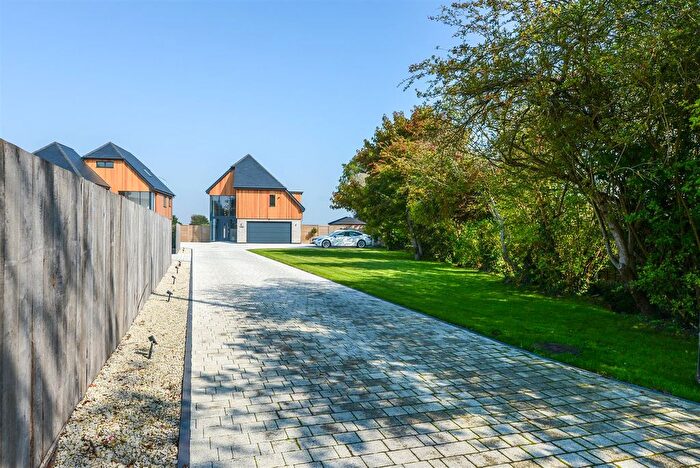 4 Bedroom Detached House For Sale In Warren Road, Littlestone, New Romney, TN28