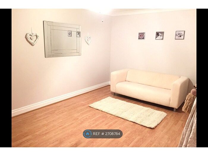 1 Bedroom Maisonette To Rent In Whitehaven, Berkshire, SL1