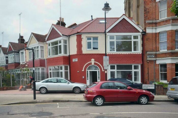 3 Bedroom Flat To Rent In Caledonian Road, Holloway, London, N7
