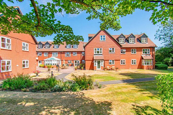 1 Bedroom Apartment For Sale In River Park, Marlborough, Wiltshire, SN8