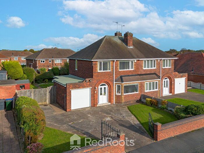 3 Bedroom Semi Detached House For Sale In Stone Hill Rise, Scawthorpe, Doncaster, DN5