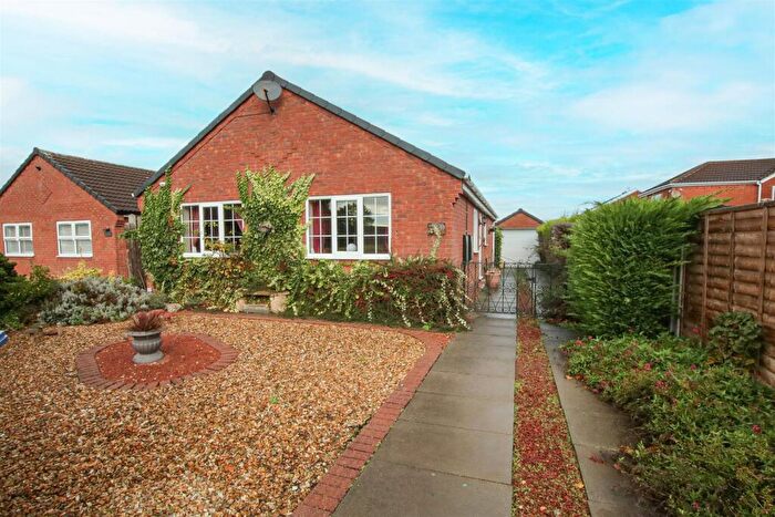 3 Bedroom Detached Bungalow For Sale In Hallview Road, Rossington, Doncaster, DN11