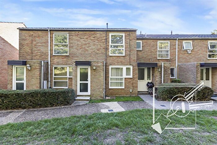 2 Bedroom Terraced House For Sale In Ayelands, New Ash Green, Kent, DA3