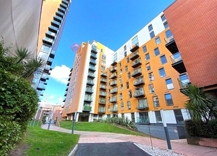 1 Bedroom Apartment To Rent In Skyline Central, Goulden Street, Manchester City Centre, Manchester, M4