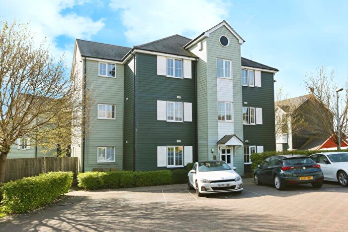 2 Bedroom Flat For Sale In Bedford Drive, Titchfield Common, Hampshire, PO14
