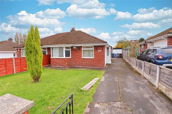 2 Bedroom Bungalow For Sale In Marsland Close, Denton, Manchester, Greater Manchester, M34