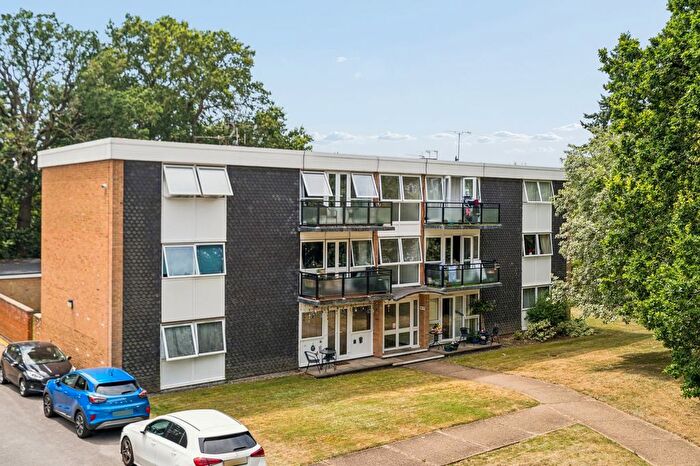 2 Bedroom Flat For Sale In West End Court, West End Lane, Stoke Poges, SL2