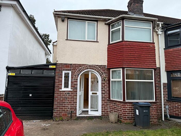 3 Bedroom Semi-Detached House To Rent In Sherwood Road, Hall Green, B28