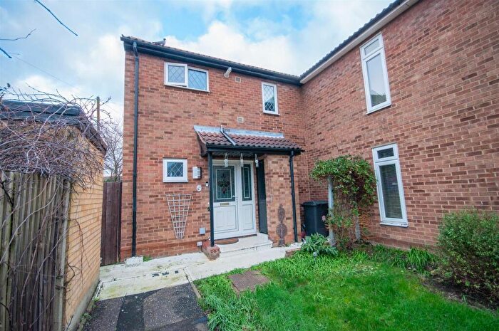 4 Bedroom End Of Terrace House For Sale In Trenchard Crescent, Springfield, Chelmsford, CM1