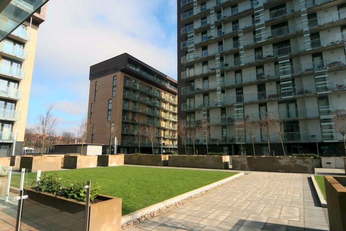 2 Bedroom Flat To Rent In Meadowside Quay Walk, Glasgow, G11