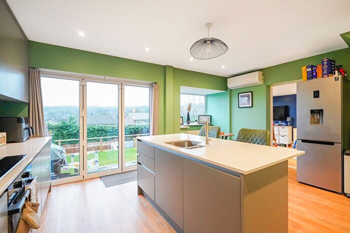 4 Bedroom Semi-Detached House For Sale In Everard Avenue, Sheffield, S17