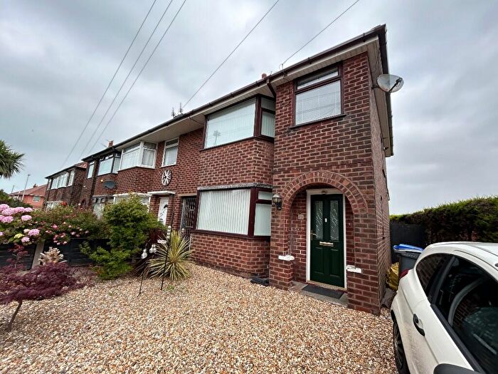 3 Bedroom End Of Terrace House To Rent In Canada Crescent, Blackpool, Lancashire, FY2