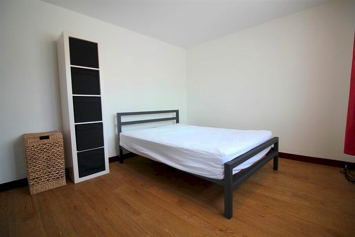 4 Bedroom Property To Rent In Springwell Road, Heston, Hounslow, TW5