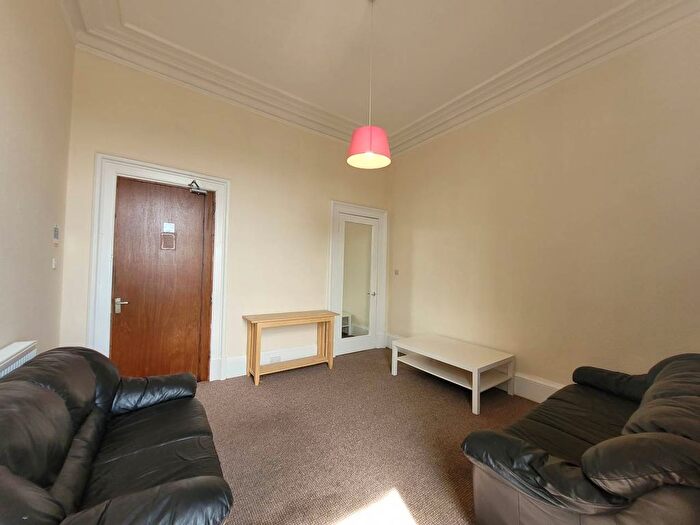 4 Bedroom Flat To Rent In / Victoria Chambers, Victoria Road, DD1