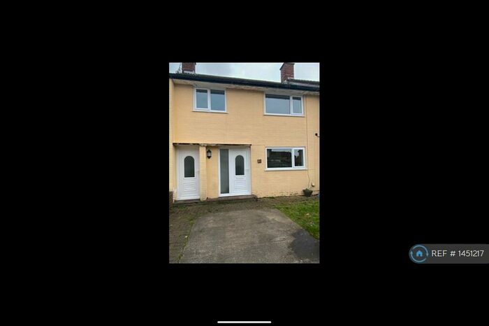 3 Bedroom Semi-Detached House To Rent In Sandiway, Liverpool, L36