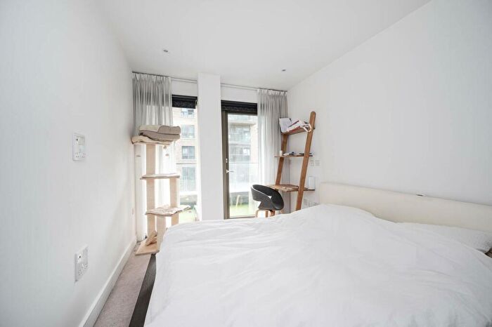 1 Bedroom Flat To Rent In Sirus House, Tower Hamlets, London, E1