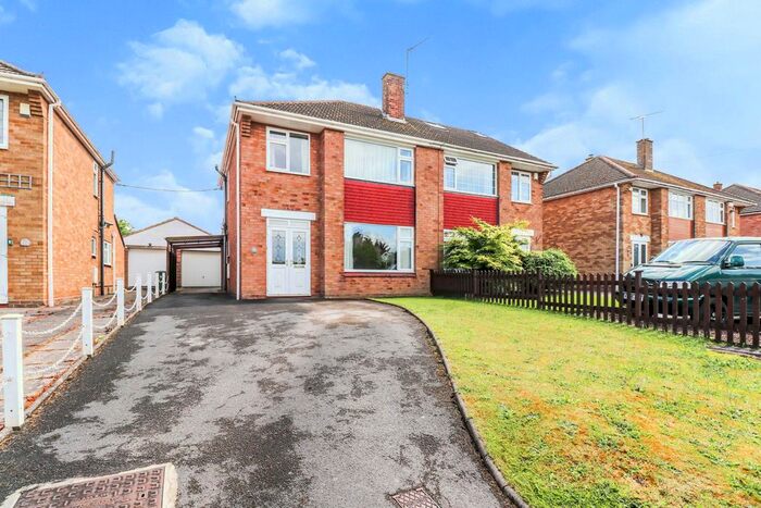 3 Bedroom Semi-Detached House For Sale In Leamington Road, Ryton-On-Dunsmore, CV8