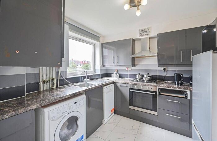 2 Bedroom Flat For Sale In Archery Close, Wealdstone, Harrow, HA3