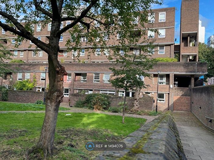 3 Bedroom Terraced House To Rent In Midway House, London, EC1V