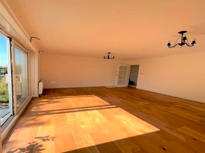 2 Bedroom Flat To Rent In Worple Road, London, SW19