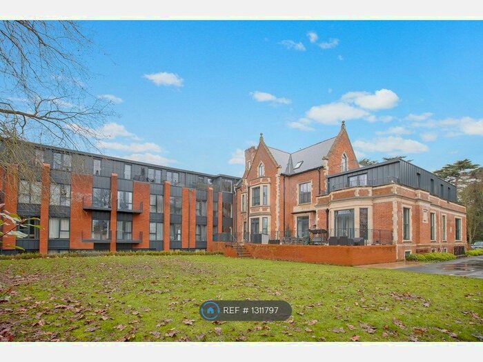 3 Bedroom Flat To Rent In Nixey Close, Slough SL1