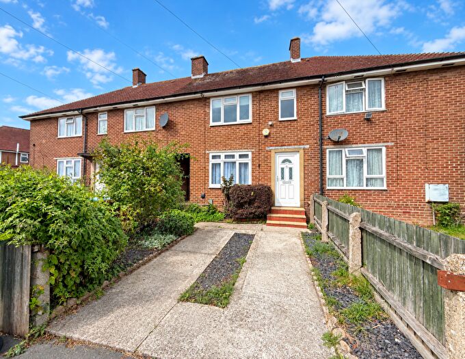2 Bedroom Terraced House For Sale In Outer Circle, Southampton, SO16