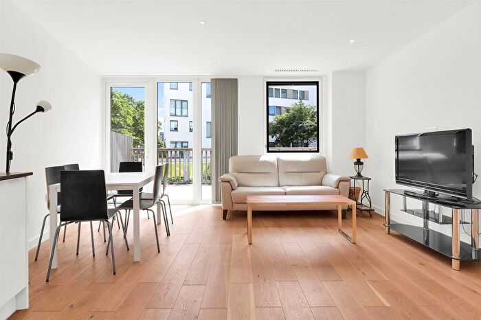 2 Bedroom Flat To Rent In Dara House, Captol Way, NW9