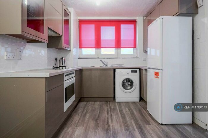 2 Bedroom Maisonette To Rent In Williams House, London, E3