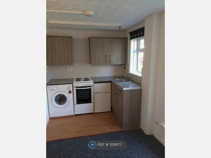 1 Bedroom Flat To Rent In Sibbald Place, Eliburn EH54